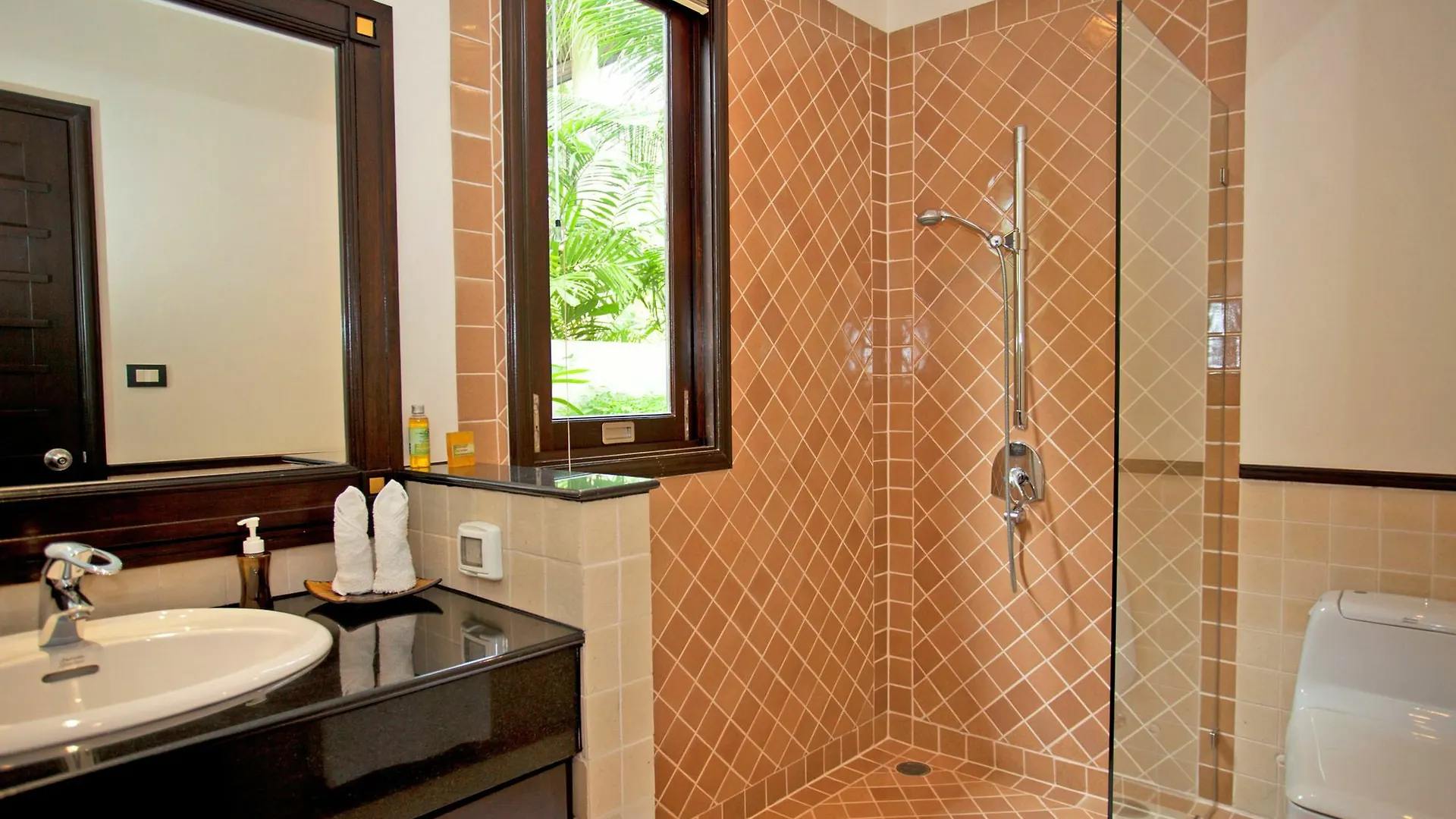 Maan Tawan Villa Bang Tao Beach